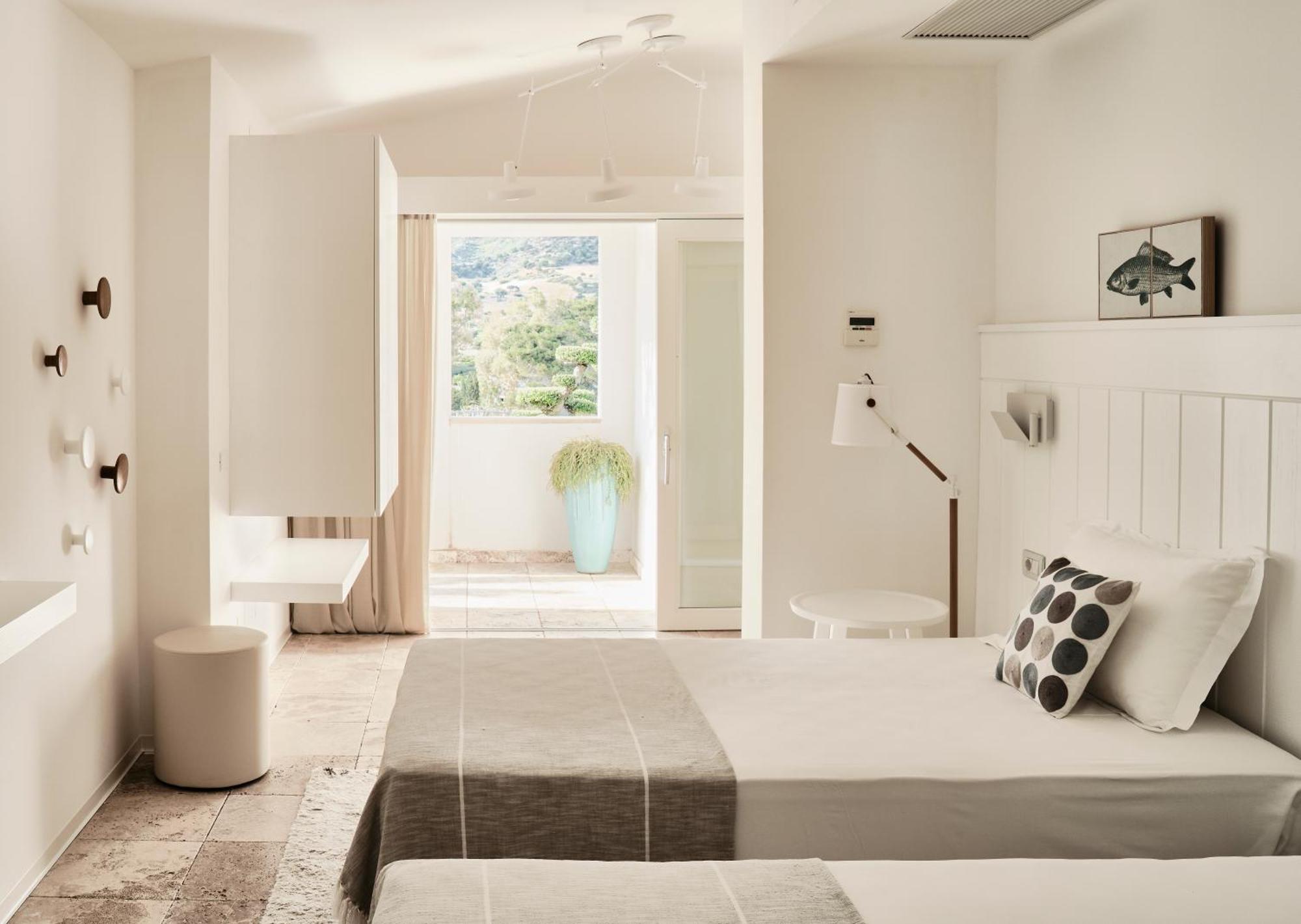 Hotel Falkensteiner Capo Boi 5*